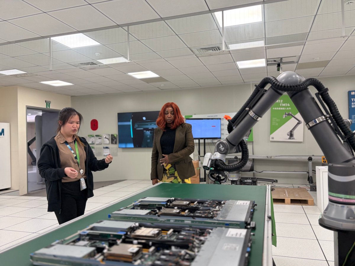 Techman Robot tweet media