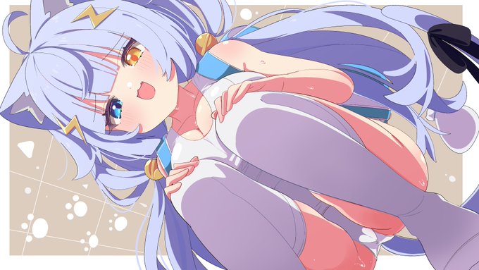 スケブ納品完了ありがとうございましたー
な～んか熱い視線を感じるんだけどーなんだろーねー 