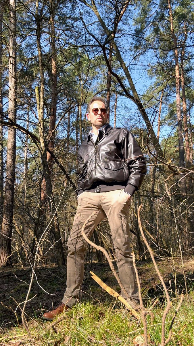 AlphaBomber27 tweet media