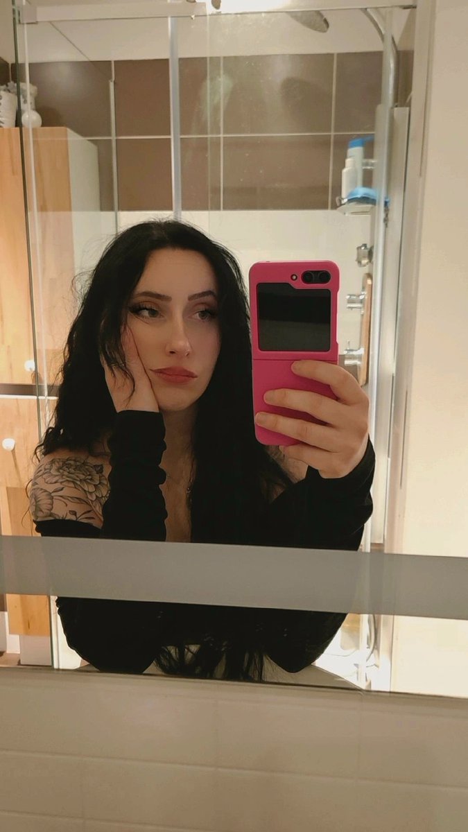 Noëlie 🦖 tweet media