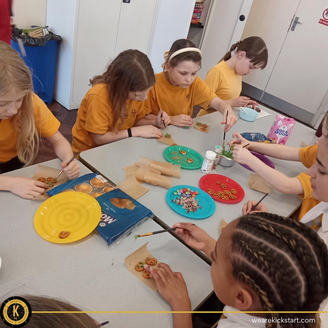 Global Recycling Day at Cheadle Catholic Primary ♻️💚

Junk modelling, recycled crafts, and St Patrick’s fun with shamrock cakes and green playdough ☘️🧁

Creative learning through play!

#GlobalRecyclingDay #Recycling #LearningThroughPlay #StPatricksDay #Kickstart