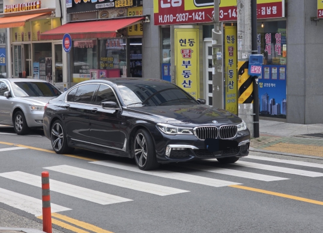 예디터 tweet media