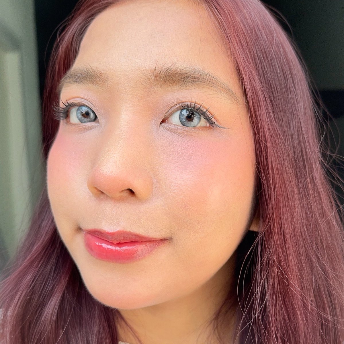 ไปเจอบลัชน้ำของ charmiss ในเซเว่นมา แบบเห้ยยย 99.- เอง แล้วสีสวยเกินเรื่องม้ากกก เกลี่ยง่าย เนื้อนุ่ม ปาดนิดเดียวพอ แก้มใสสุด 04 ออกม่วงๆ อยากหน้าเด็กสีนี้เลย 05 หวาน 3000% น่ารักทั้งคู่ 🥹🫶🏻🩷💜