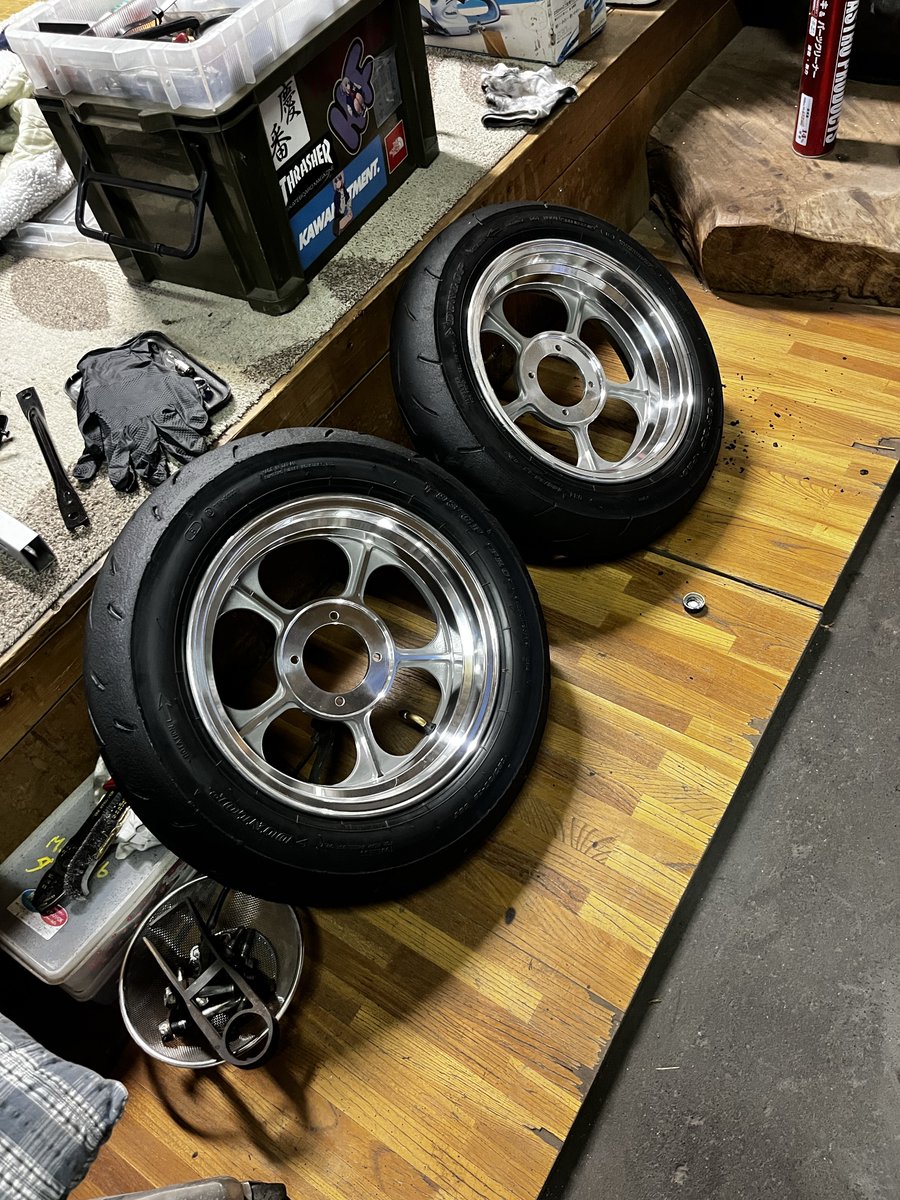 1台くらいは綺麗な乗り物作ろうかと思いまして、