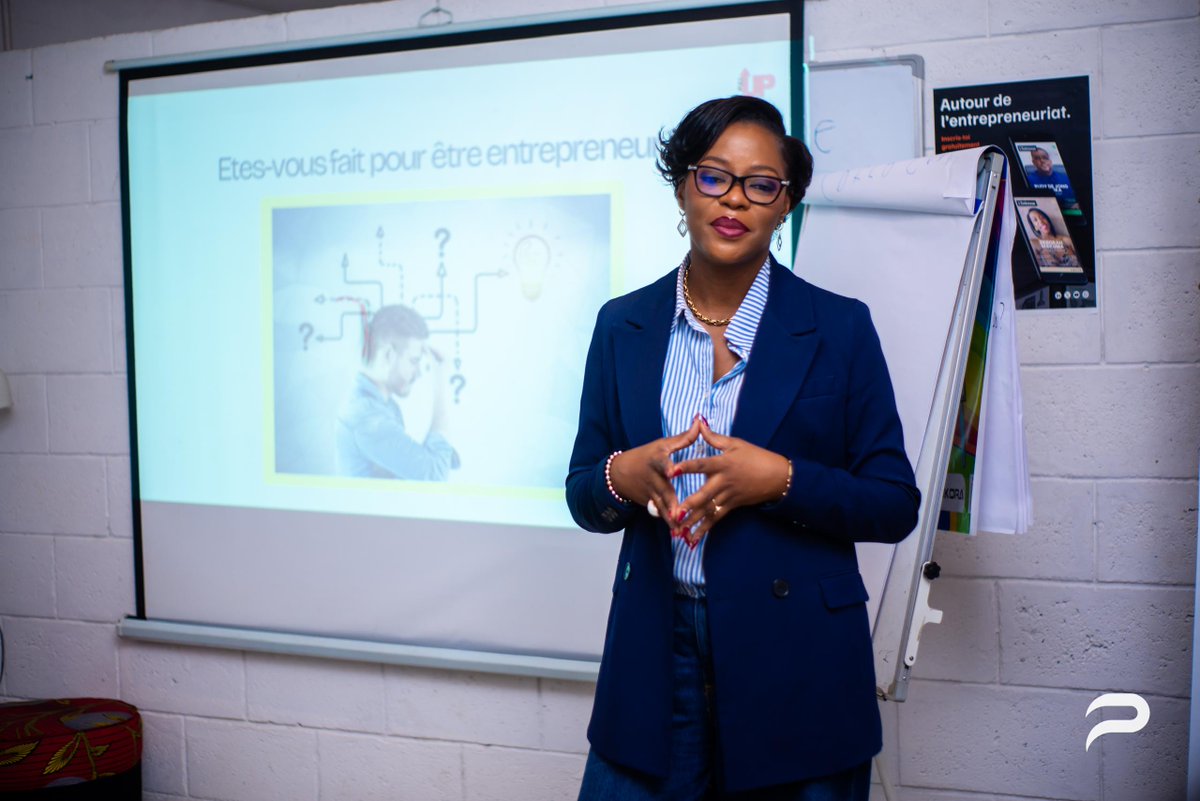 Incubateur Pull Up Business Women tweet media