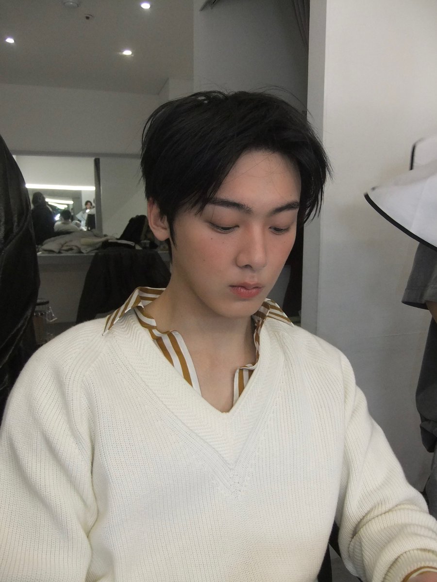 [💬]

😊내 생일 2일전

#윤산하 #YOONSANHA