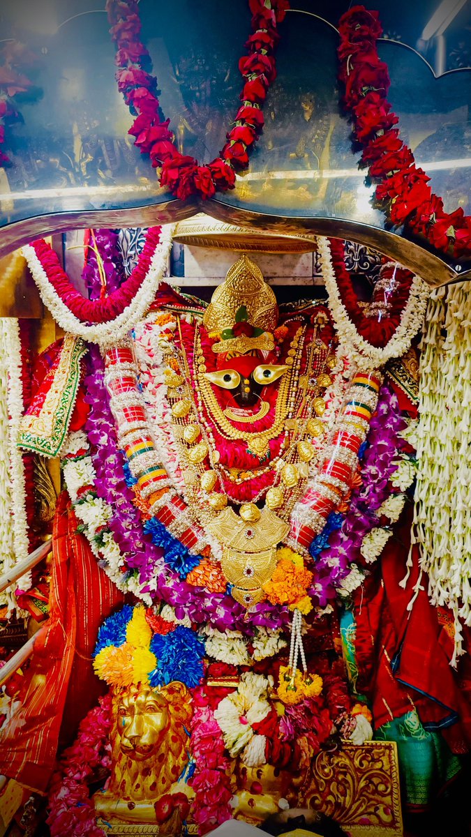 माँ विन्ध्यवासिनी श्रृंगार आरती दर्शन।। (ईशू बाबा) tweet media