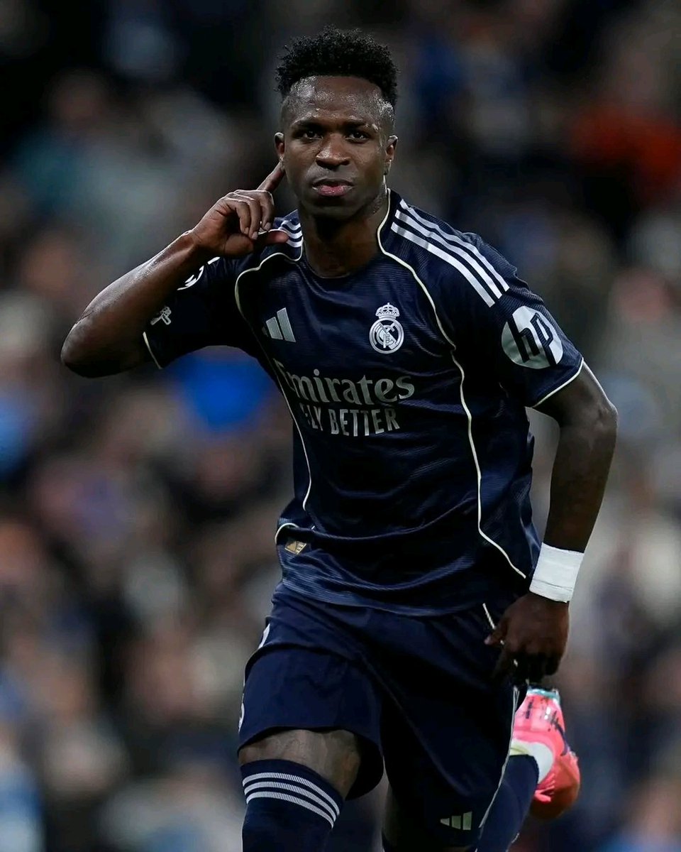 InnocentMambo5's tweet photo. 🚨🚨Vinicius Junior on Bayern Munich: "𝐖𝐄 𝐀𝐑𝐄 𝐑𝐄𝐀𝐃𝐘. You have to 𝐁𝐄𝐀𝐓 𝐓𝐇𝐄 𝐁𝐄𝐒𝐓 𝐓𝐄𝐀𝐌𝐒 to win the Champions League." 🏆✨ https://t.co/bkogYwznnw