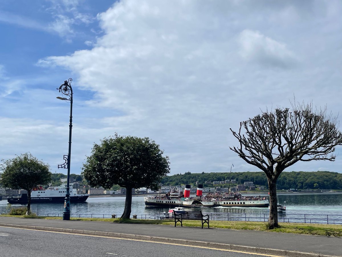 gerryelma's tweet image. #PMJWeeklyChallenge 

#EmptySeats

An #empty bench framed by trees with only a great view for company.