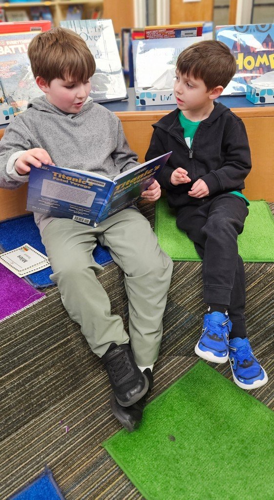 WPSSicomac's tweet image. 3S students at Sicomac loved visiting the library to read with their KG buddies! 

Learning together and supporting one another makes our school stronger. #SicomacReads  #BuddyReading @sicomacwps @sicomacpto