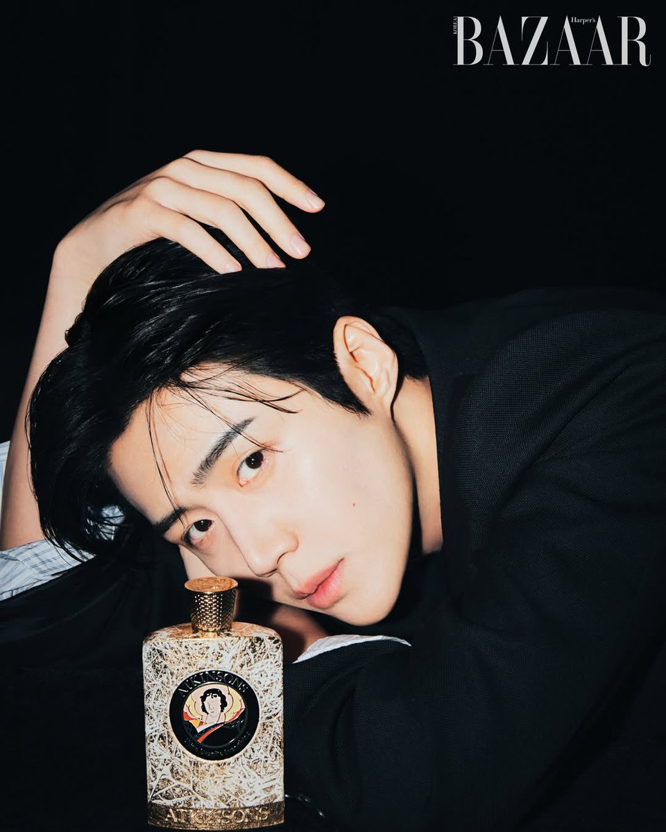 welovekimseonho's tweet image. IG : fantagio_official [#PIC] #คิมซอนโฮ #BAZAAR

คาริสม่าที่ซ่อนอยู่ภายใต้ความหวานละมุน *.·｡°
เตรียมพบกับเสน่ห์อันทรงพลังของนักแสดง 'คิมซอนโฮ' บนหน้าปกนิตยสาร BAZAAR ฉบับเดือนเมษายนนี้ครับ //💗

Cr. instagram.com/p/DWD2nVmifyV/…

-

#KimSeonHo ◡̈ #คิมซอนโฮ #김선호
#Atkinsons1799