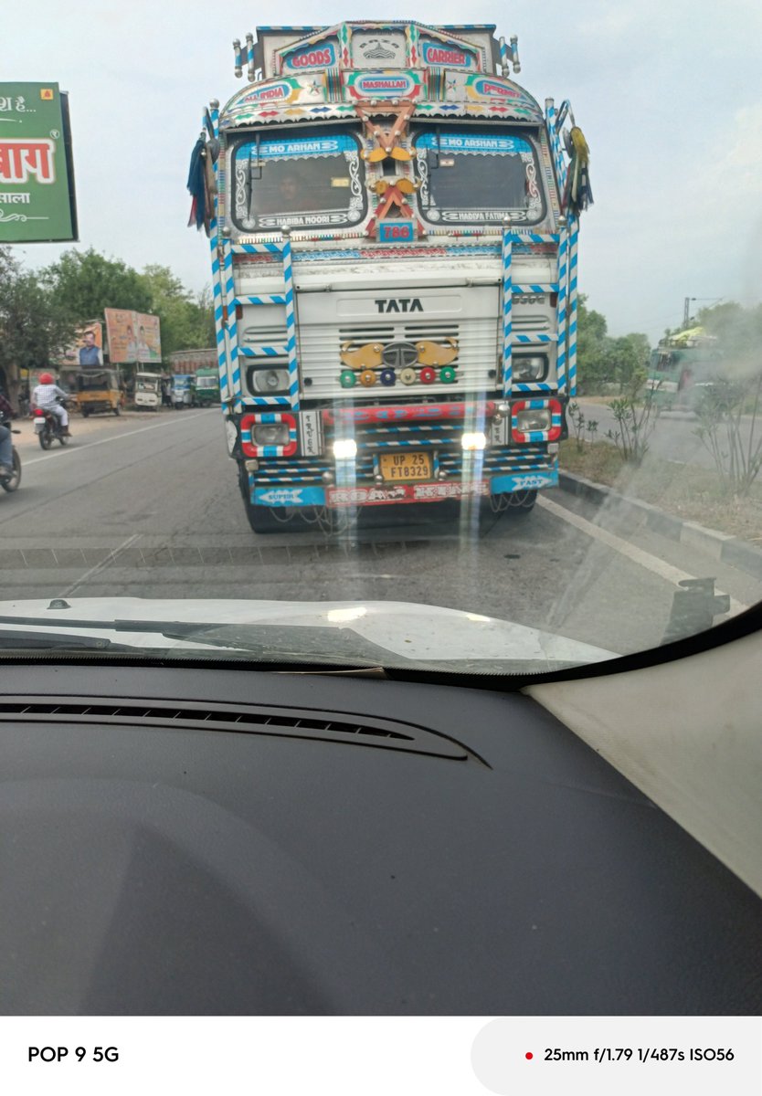 rahuldev1991's tweet photo. @UPGovt @Uppolice @dgpup  नैनीताल रोड जदौनपुर के पास रांगसाइड ट्रक लाया है और सड़क जाम कर रहा है। https://t.co/yQEehtwEmD