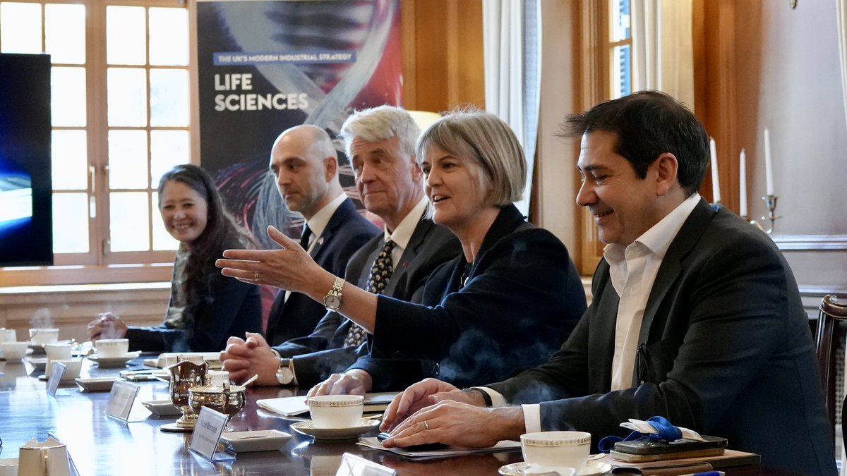 Julia Longbottom tweet media