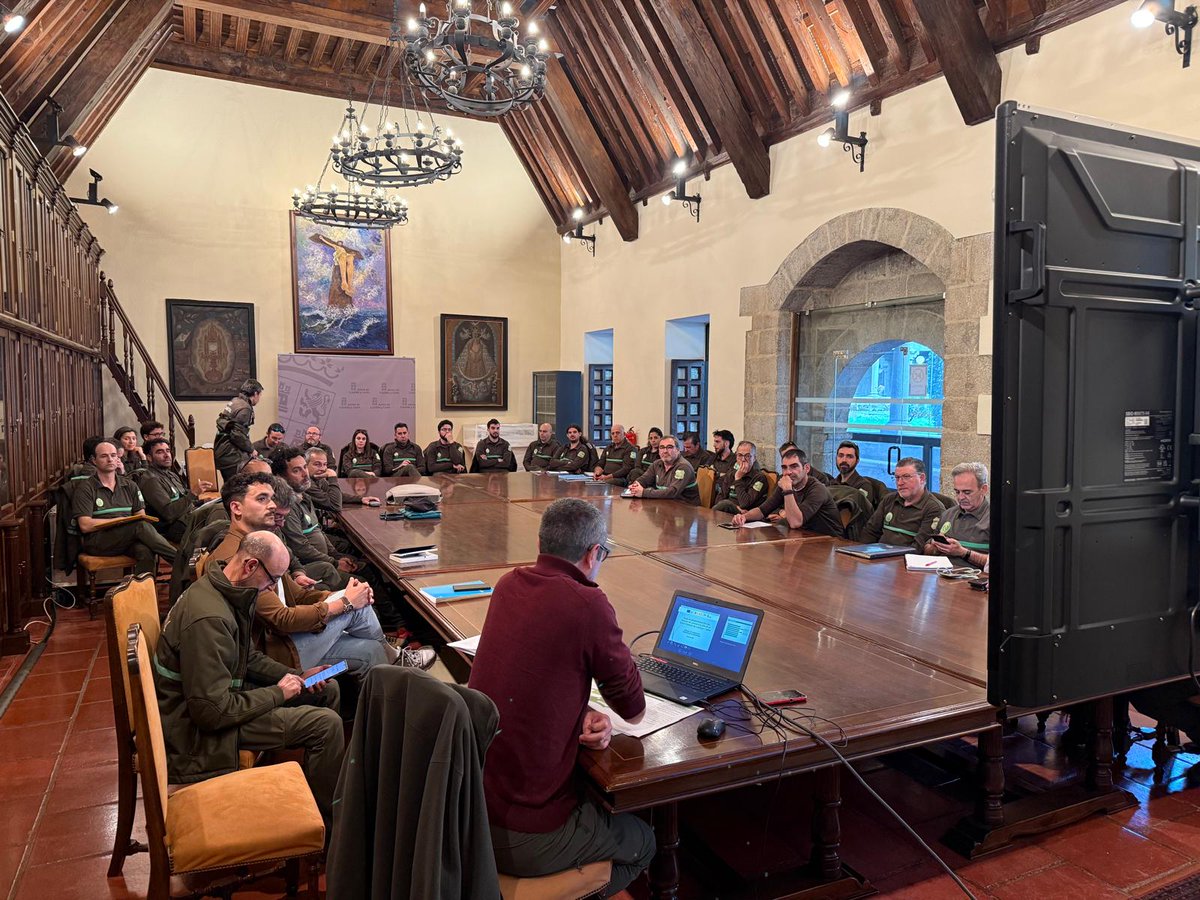 naturalezacyl's tweet image. Antes de la primavera, celebramos jornadas de formación y presentación de resultados del Plan de Monitorización de la #Biodiversidad en Castilla y León,  que llevan a cabo los agentes medioambientales #AAMM y celadores de medio ambiente #CCMA de la @jcyl