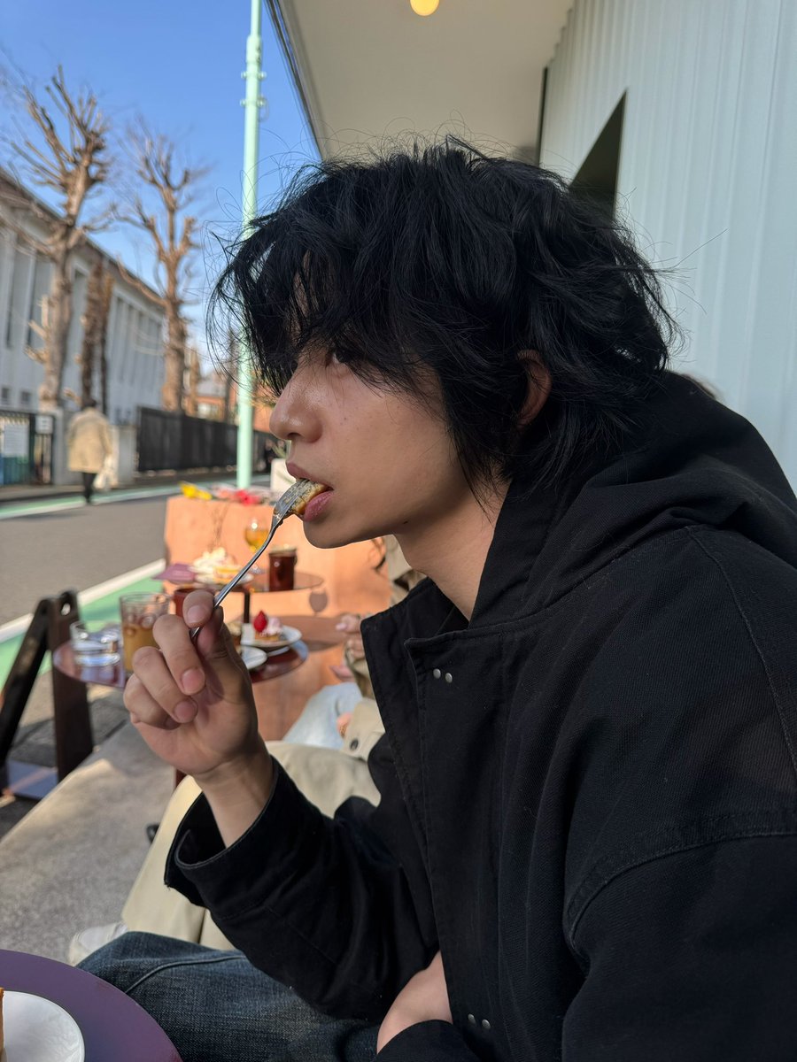 亮 tweet media