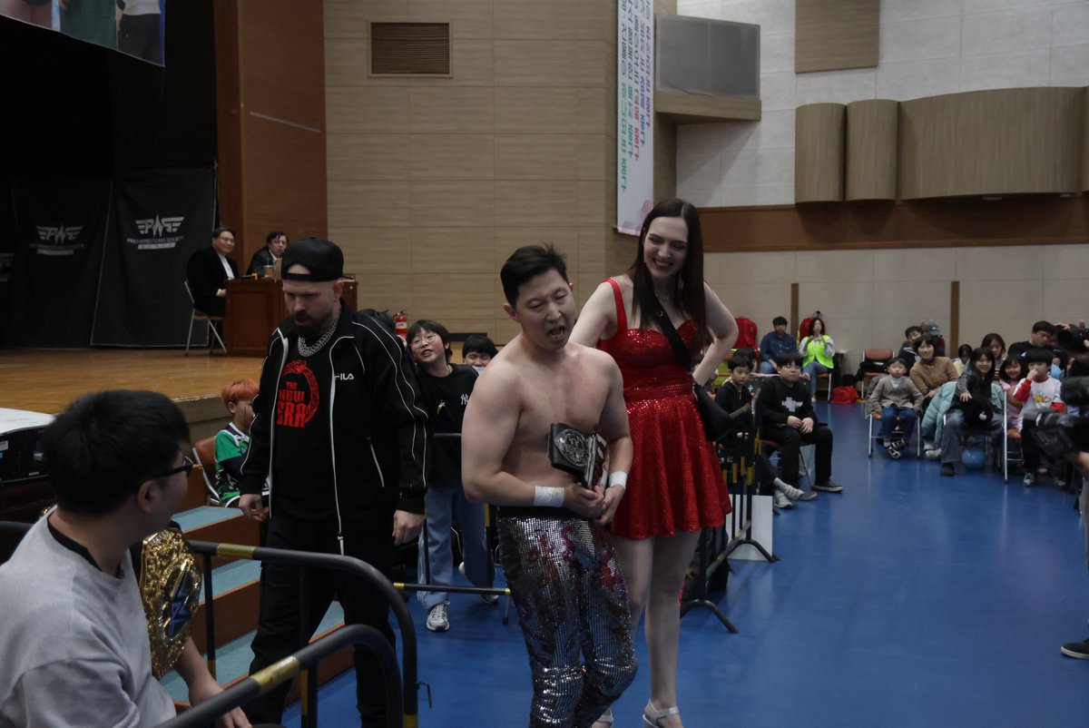 Shihohong tweet media