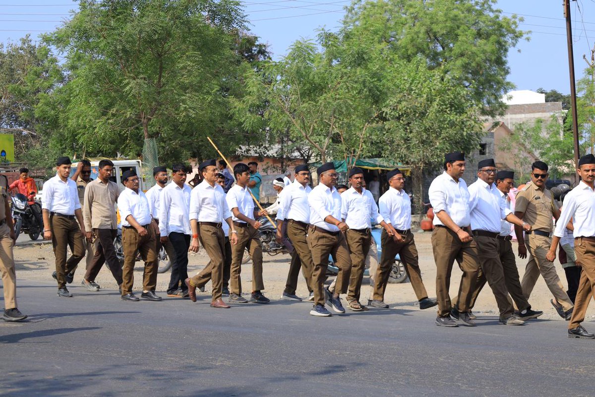 girishdmahajan's tweet photo. नमस्ते सदा वत्सले मातृभूमे...

वर्षप्रतिपदा उत्सवानिमित्त जामनेर येथे राष्ट्रीय स्वयंसेवक संघाच्या वतीने भव्य पथसंचलनाचे आयोजन करण्यात आले. या संचलनात सहभागी झालो.

#वर्षप्रतिपदा #संघउत्सव #RSS #राष्ट्रीय_स्वयंसेवक_संघ #GudiPadwa #Jamner https://t.co/TfZfsbcm3O