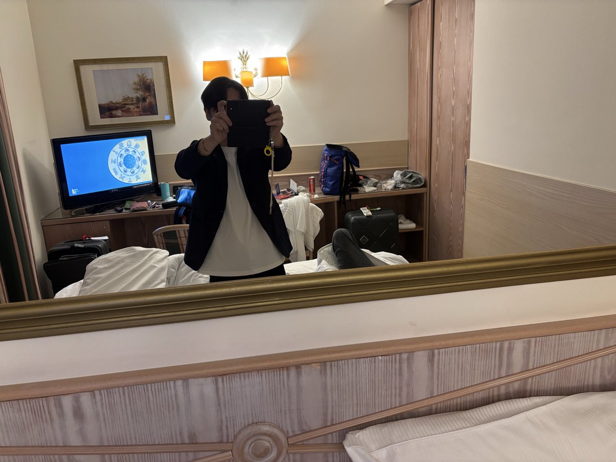 junslothcafe's tweet image. 🇹🇷トルコで無事トランジット
成功！ミラノ到着したが20時間以上の移動は疲れたポメヨ💦
しかもミラノの安いホテルは
それなりにヤバミ🤣ドライヤー使えないし......

中東ドンパチ💥やってるが
トルコ空港は穏やかだった
ポメヨ🦥
#塩オジサンステーキ🧂🥩
#RACE