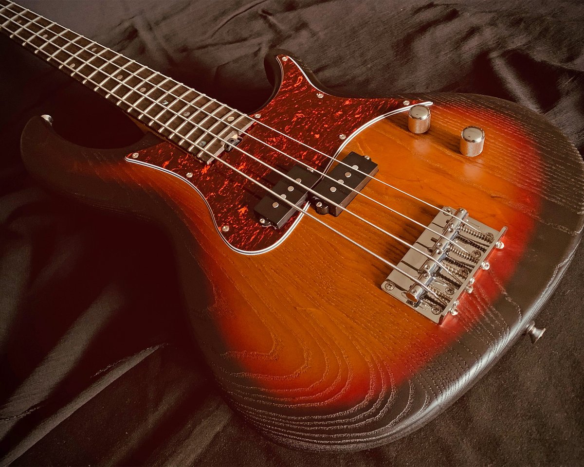 ARIA_Guitars's tweet photo. Aria Pro II 313-DR "Detroit"
Motor City drive at its core.
With punchy precision-style tone, it's built to push the groove forward, no matter the stage.
#AriaProII #AriaGuitars #313DR #DetroitBass #ElectricBass #BassGuitar #BassGear #Bassist https://t.co/dxz4oNNSGo