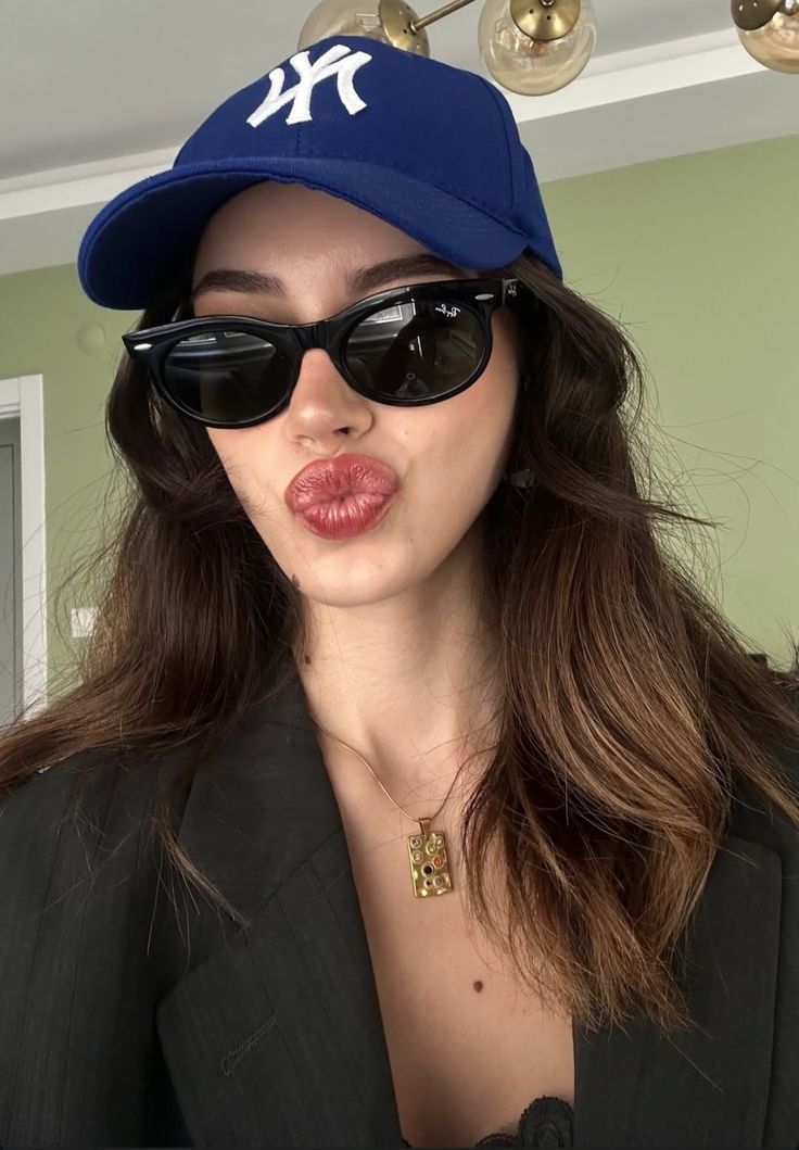 Lina | Chief Ovary Officer tweet media