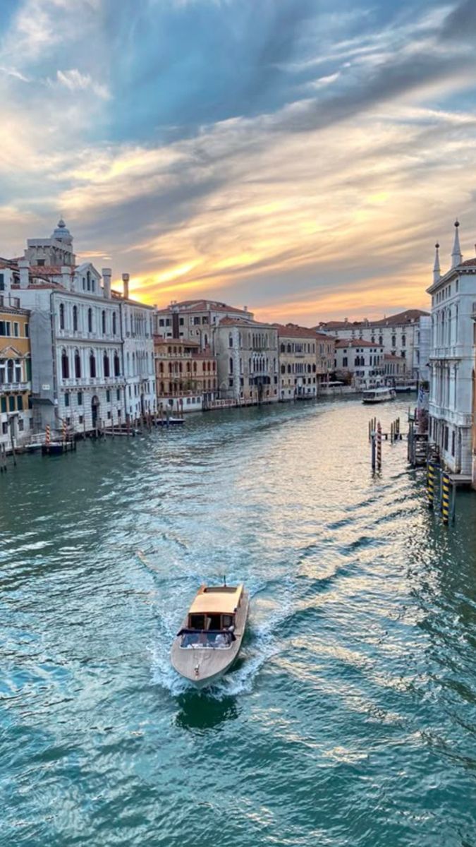 Group Lar Travel tweet media