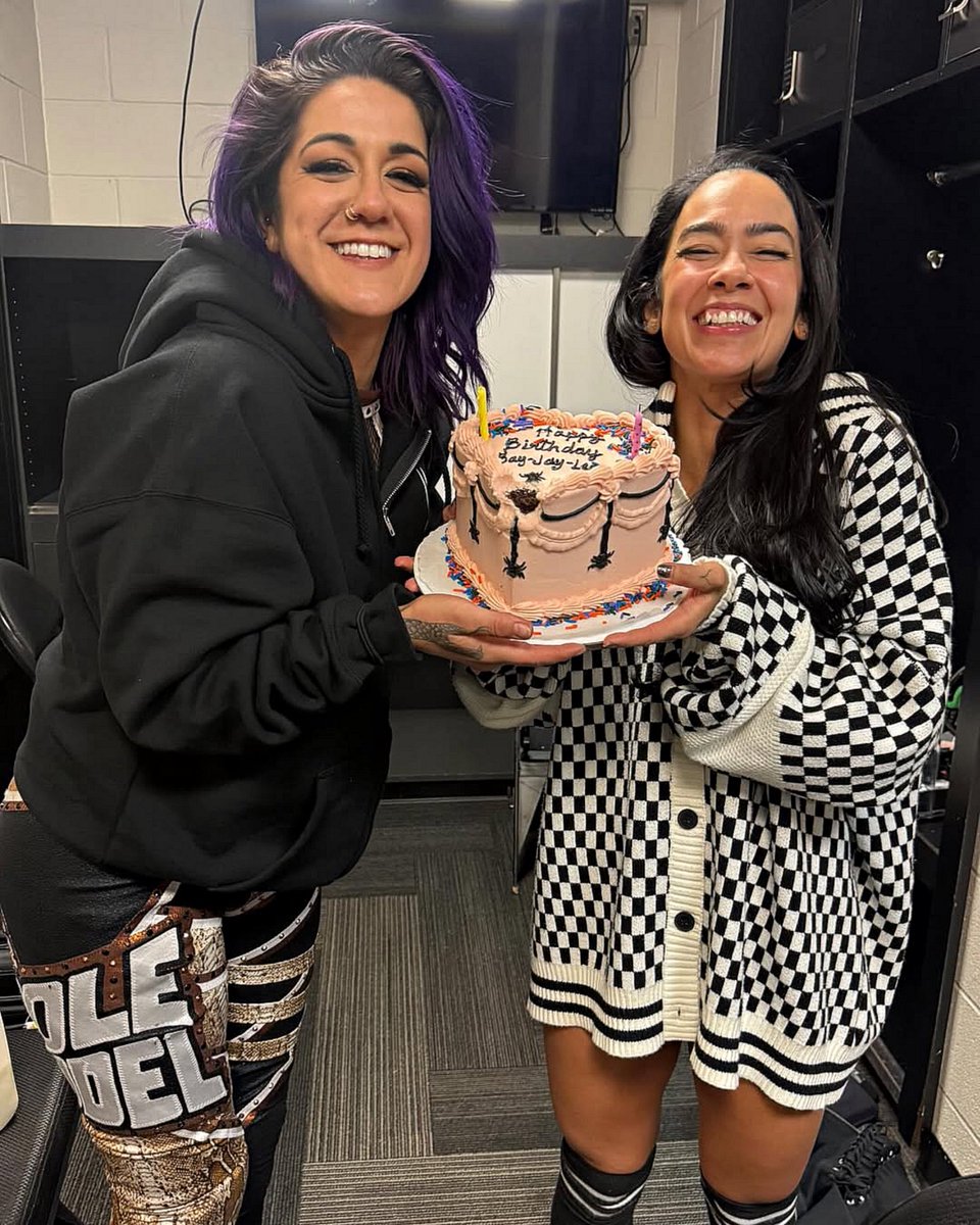 Do you like them crazy? 𖢥 @TheAJMendez. tweet media