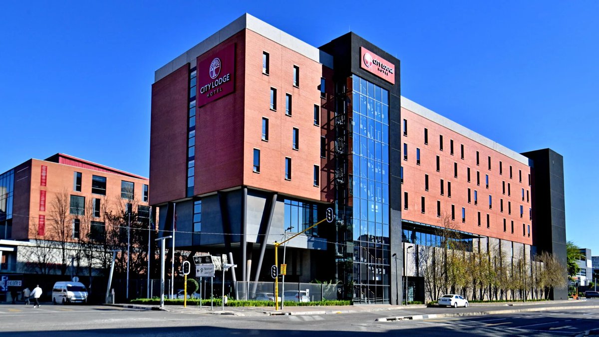 Ash Müller tweet media