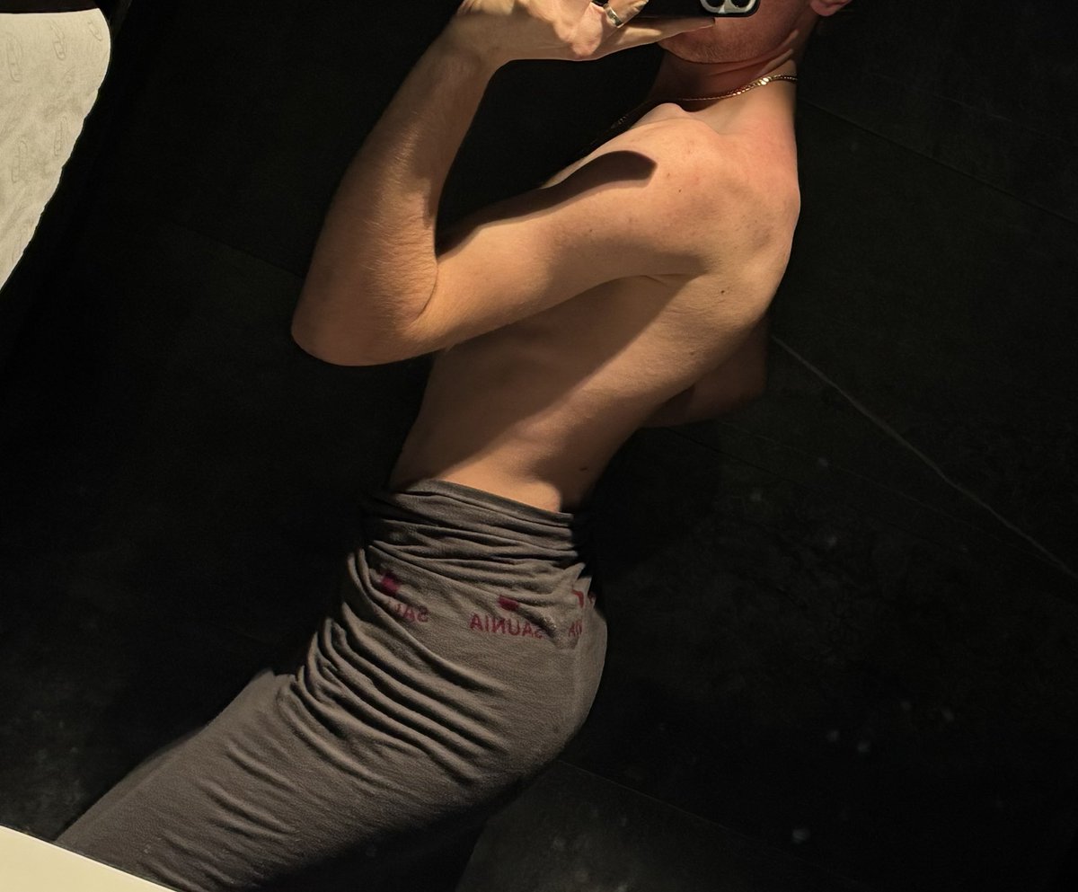 vvonlyyyy's tweet photo. dropping some heat on your feed ..🔥 

#LGBQT 
#gay #ass https://t.co/W8R6grvOH8