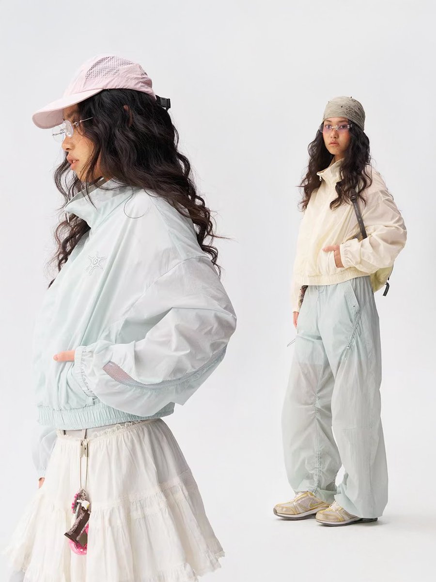 oldlaundrystore's tweet image. 태양 아래서 누리는 가벼운 자유. 정갈한 아웃핏을 유지해주는 기능성 윈드쉘.

#바람막이 #テックウェア #SunProtectionJacket #Monterest #oldlaundry_mag