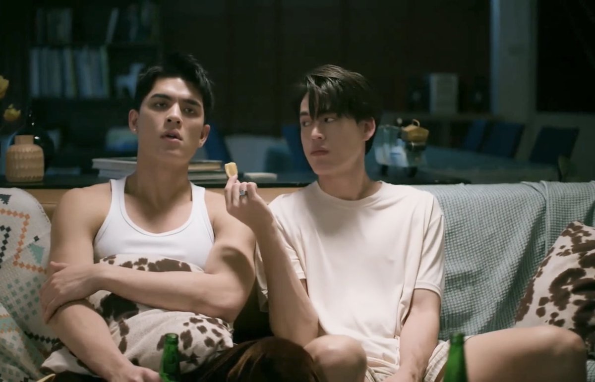 อานนท์ฟังนะ อย่าโง่ พรุ่งนี้ ep 4 แล้ว ถ้ายังไม่รู้ความ คือ ตั้วจะกลับไปรีเทิร์นผัวเก่าละนะ น้องเขาพร้อมตั้งแต่ซ้อนมอไซต์ ep 1 แล้ว ที่เขาเมาๆ ย้ำอีกครั้ง ลาสิกขาซะ แล้วมาทำหน้าที่พระเมะซักที จะทนไม่ไหวแล้วนะ อย่าให้เตือนเป็นครั้งที่สอง 🙄

#OnlyFriendsDreamOn