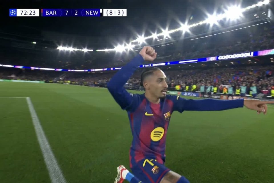 HENSHAW💙❤️ tweet media