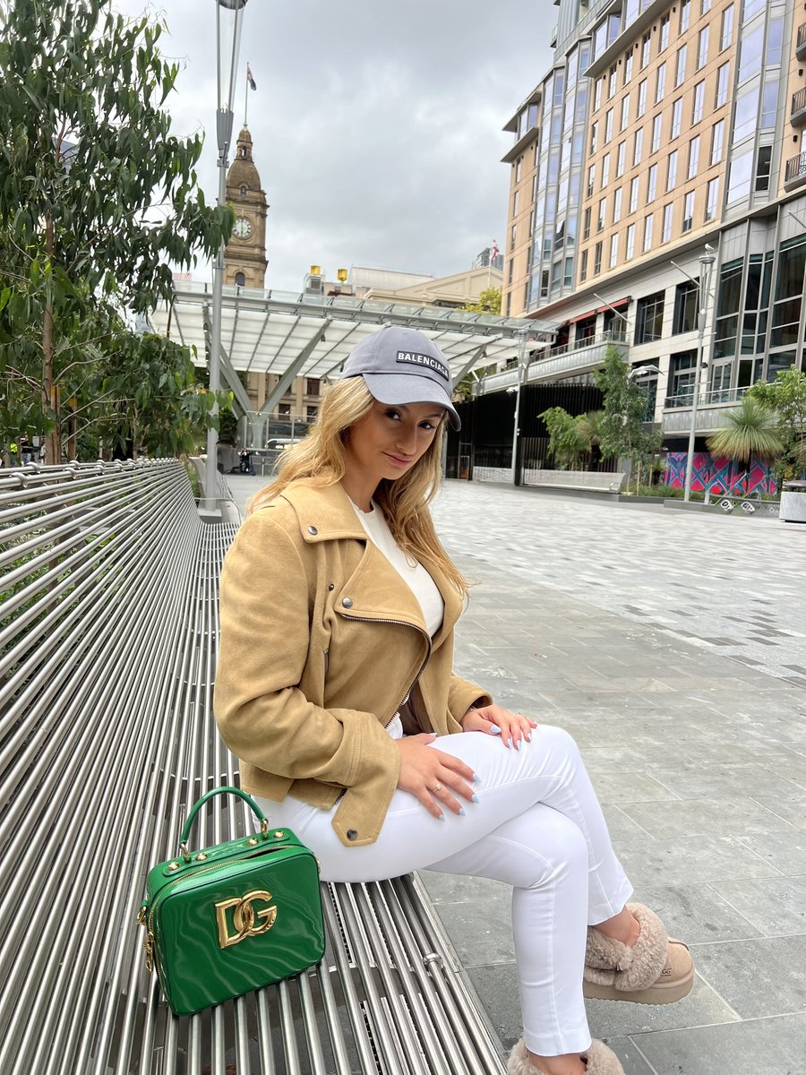 Jana 👑 tweet media