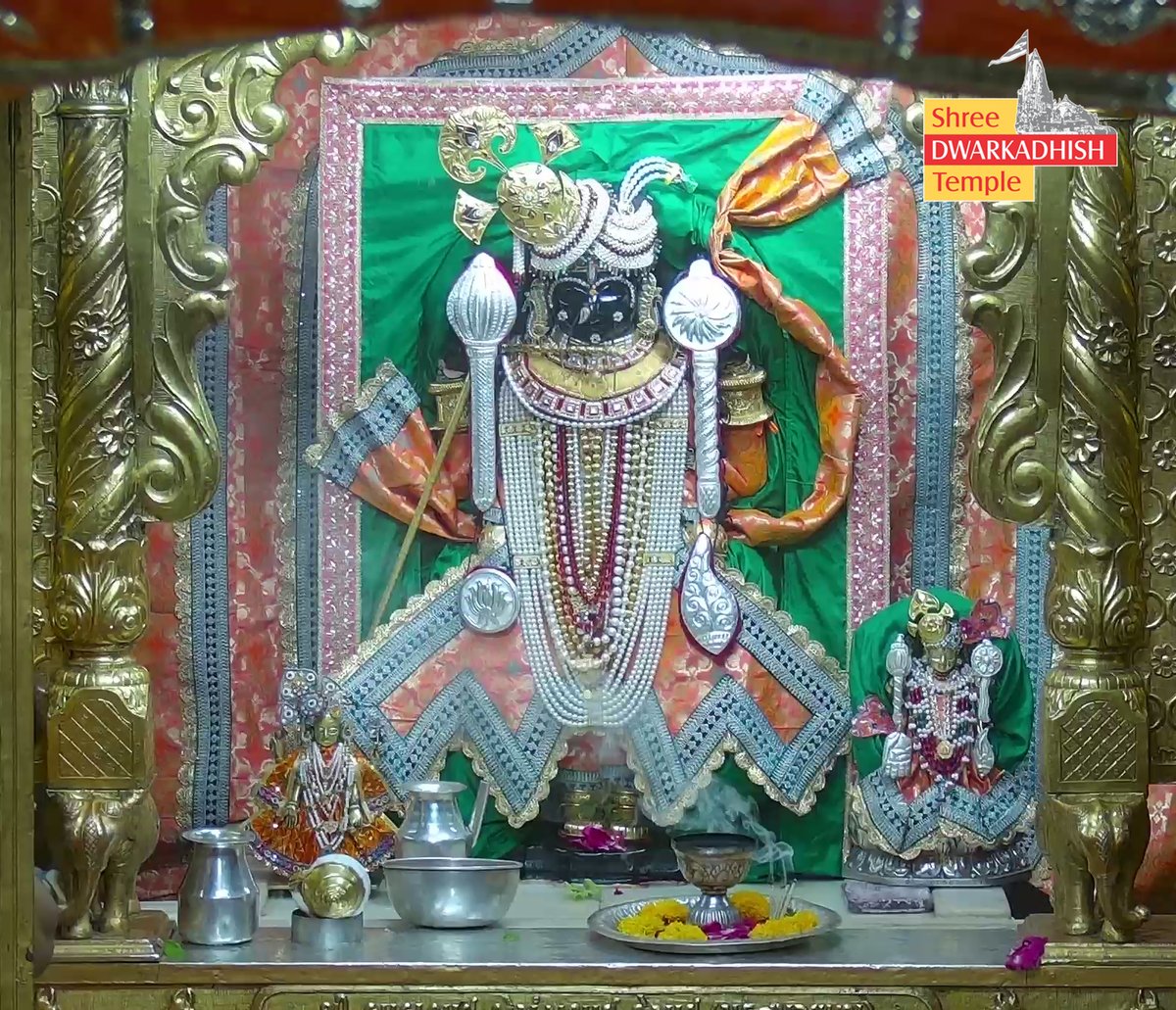 Shri Dwarkadhish Mandir tweet media