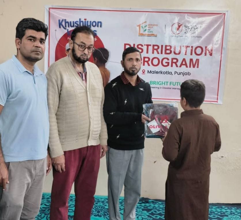 sbfparivar's tweet photo. Society for Bright Future (SBF) successfully organized its “#Khushiyon_Ke_Libas” distribution program in #Malerkotla, Punjab, benefiting 100 children from 50 families.

#KhushiyonKeLibas #SBF #EidSupport #HumanityFirst https://t.co/Xg49cZ01Q5
