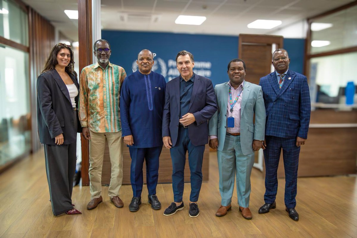 FAORDCongo's tweet image. Partenariat #PAM–#FAO. Renforcer le leadership conjoint pour la #sécuritéalimentaire et la résilience en #RDC 
#Kinshasa 18/03, échange @AthmanMravili, Coordonnateur sous-régional @FAO, David Stevenson, @WFP_DRC : intensifier la coopération au service des #communautésvulnérables