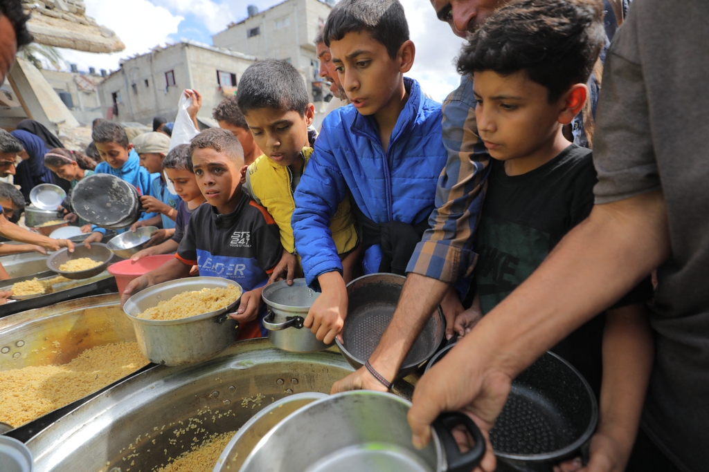 ChinaDaily's tweet image. Amid renewed calls from the United Nations for diplomacy in the #MiddleEast, UN humanitarians warned on Tuesday that tens of millions more people could be pushed into acute #hunger worldwide. bit.ly/4lKWdoU