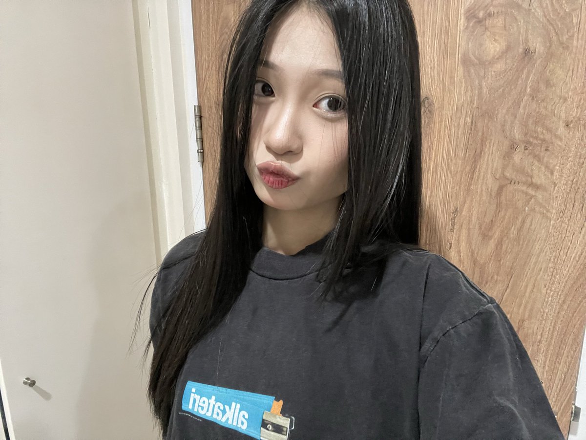 M_MikaelaJKT48's tweet photo. #Mikamis https://t.co/foMhBxhZGI