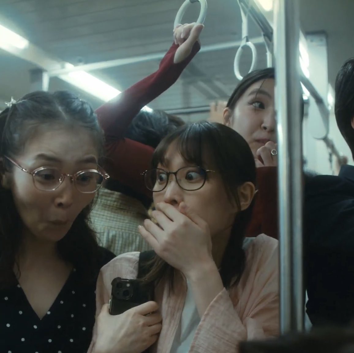 ดูหนังไม่รู้เรื่องเพียงเพราะคนๆนึงในกลุ่มประชากรมนุษย์โลกประมาณ 8.1 พันล้านคนเขียนชื่อเล่นเราบนแก้วพลาสติกผิด