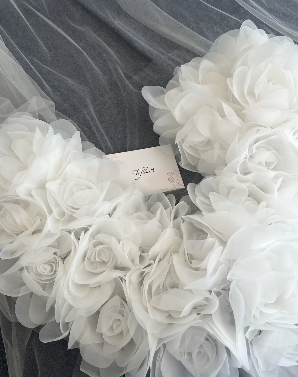 Vi_Fleur_VN's tweet photo. “Nếu biết nhìn vào tâm mình, anh có thể tìm thấy tất cả các câu trả lời”.
- Lão Tử -
#Vifleur
#Fabricflowers
#Capeveil
#Weddingveil
#Dreamvalley
#Nhatrangcountryside https://t.co/liLp0tQ7UQ