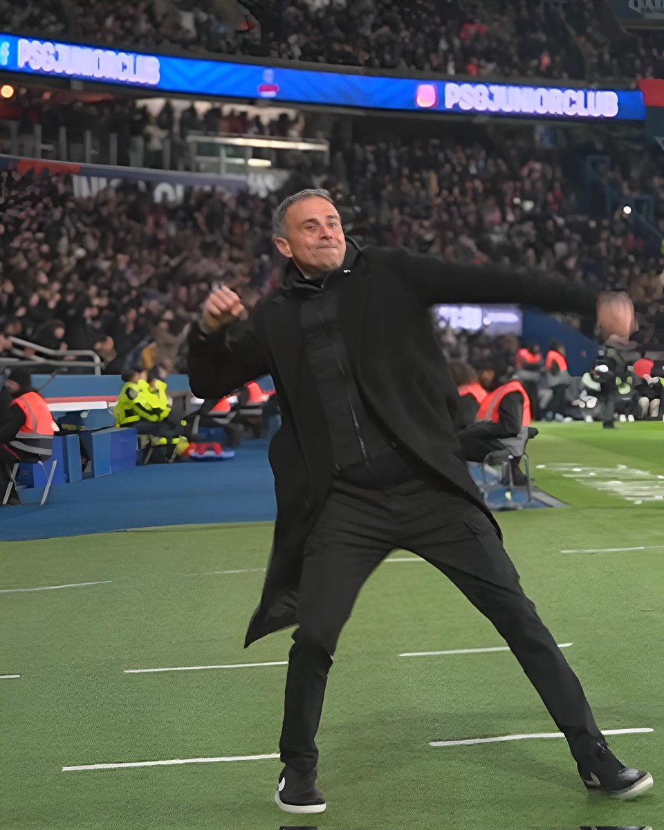 𝑴𝑨𝑯𝑨𝑵𝑻𝑨🏄‍♂️ tweet media