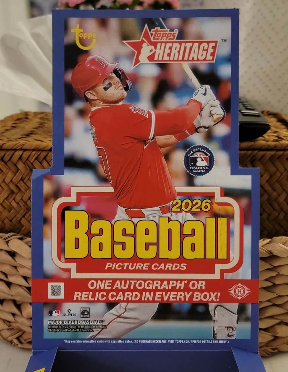 preecepulls's tweet photo. @CardPurchaser @Topps @MLB #TheHobby #preecepulls - Last 2 times we ripped Heritage Hobby we got a SuperRefractor 1/1 #DarellHernáiz & #JustinTucker Hits incoming! https://t.co/YMDElBSiIf