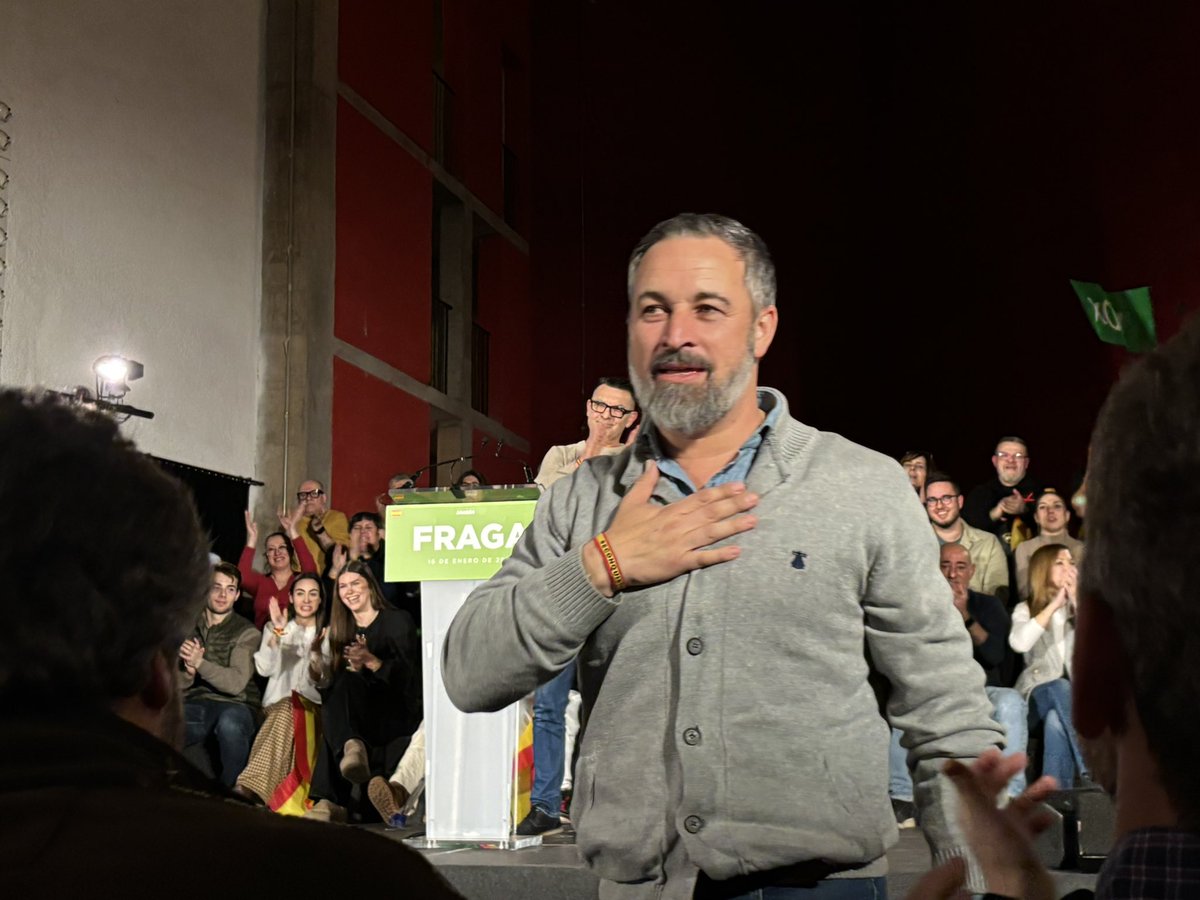 Hablan de “crisis interna” en VOX… pero quienes lo dicen ya ni están dentro... 

¿Alguien lo entiende? Mientras tanto, <a href="/vox_es/">VOX 🇪🇸</a> sigue creciendo, más fuerte y unido que nunca. 

Nuestro objetivo está claro: llevar a Santiago a Moncloa.