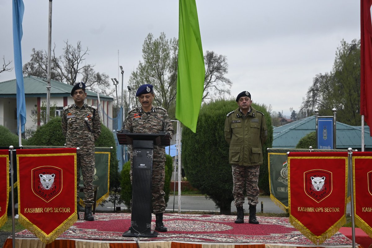 Kashmir Ops Sector, CRPF tweet media