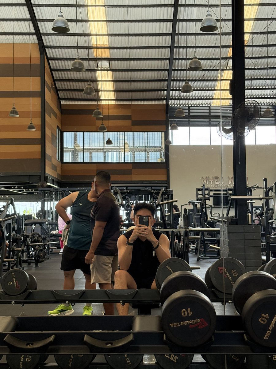 K70003Ken's tweet photo. Ktanya Klo udh nge gym, bakal nge gym terus smpe mati😭 https://t.co/CO3YKOU9G4
