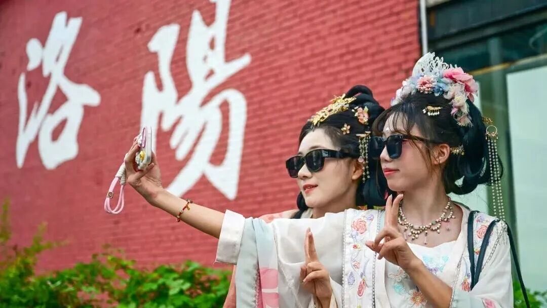 inLuoyang tweet media