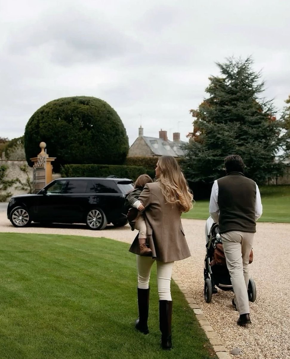 Samantha tweet media