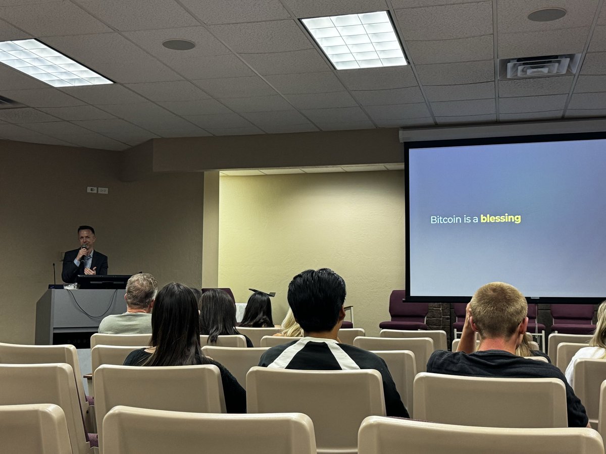 Tiffany Noelle tweet media