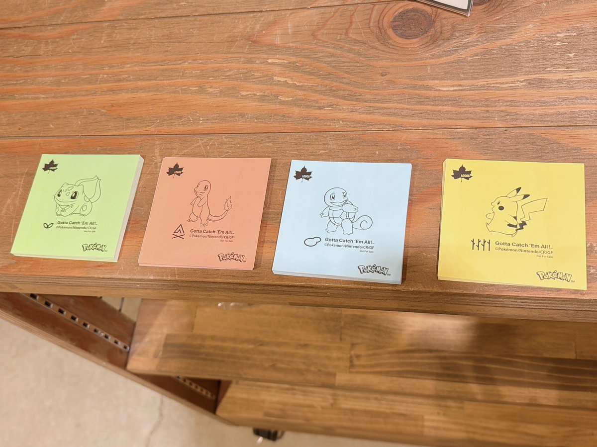 rico_pika025's tweet photo. 3/19(木)発売🌿
ポケモン30周年× LOGOS ロゴス

ピカチュウのテントとチェア購入🥰
レジャーシートとかテーブルが予約分完売で当日入荷分も出遅れて買えなくて🥲
でも今見たらポケセンオンラインで普通に買えた😂（今買えます❕）

直営店舗だとポケモンアイテム1点ごとにステッカーも1枚もらえた🫶🏻 https://t.co/Va2XrLBQsQ