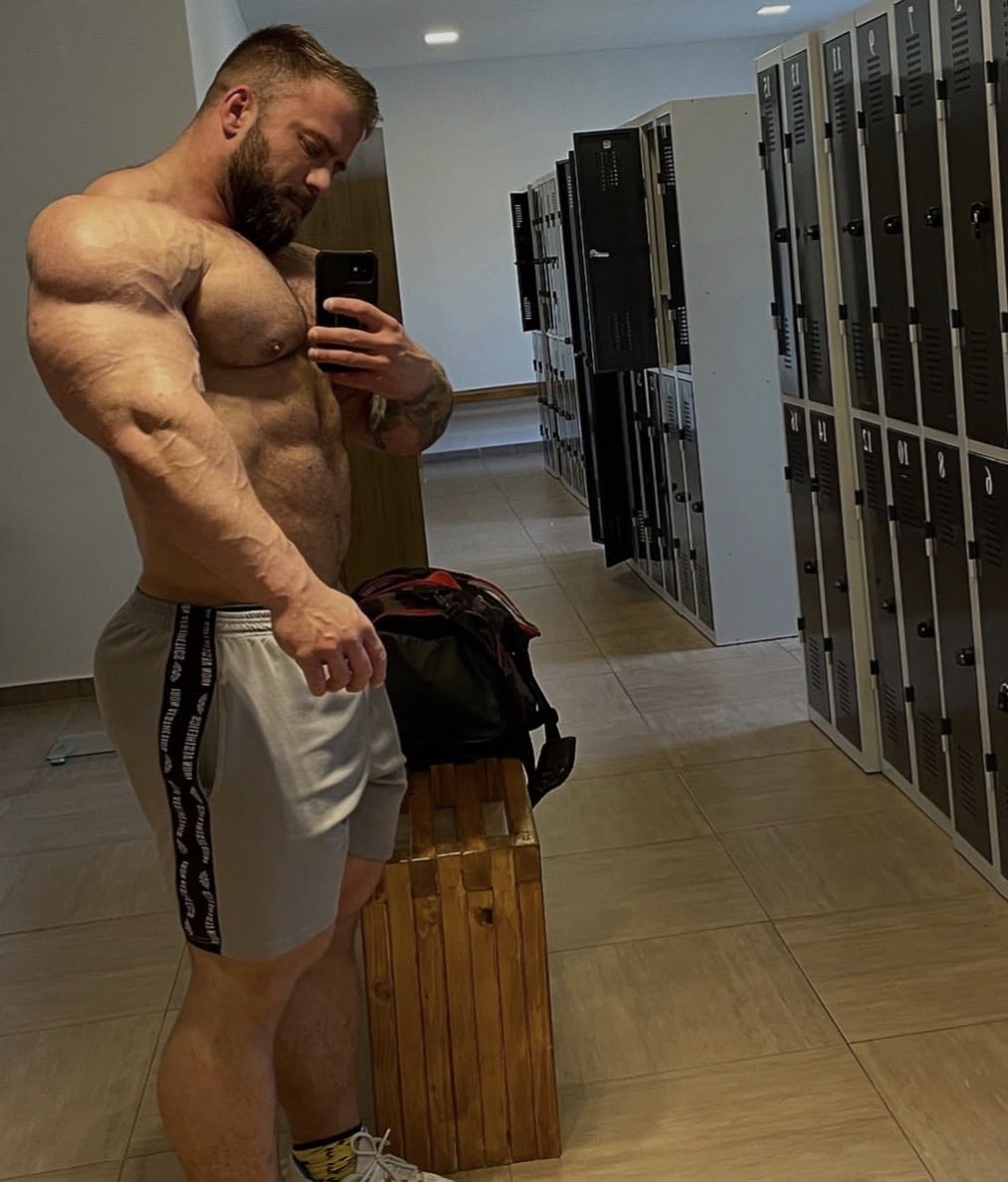 Scottbbfan tweet media