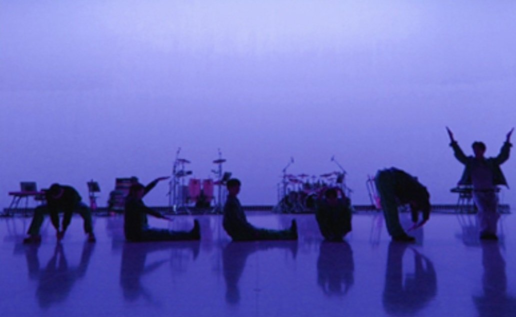 오랜만의 완전체도 반가운데. 이 귀여운 스포는 뭐야아.   6명이 같이 있는 모습 정말 기다렸다.